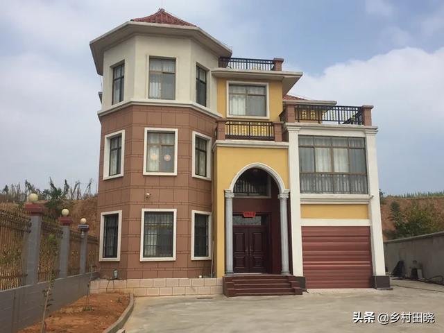 農(nóng)村自建房坡屋頂,，用琉璃瓦還是樹脂瓦,？看看內(nèi)行人的經(jīng)驗分享