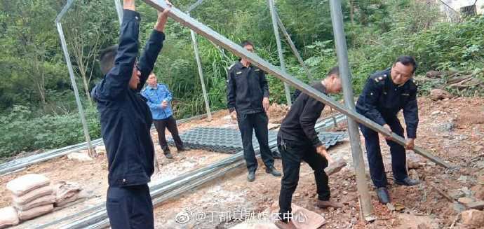 鐵皮棚與樹(shù)脂瓦整治私搭亂建，城管局強(qiáng)力管控